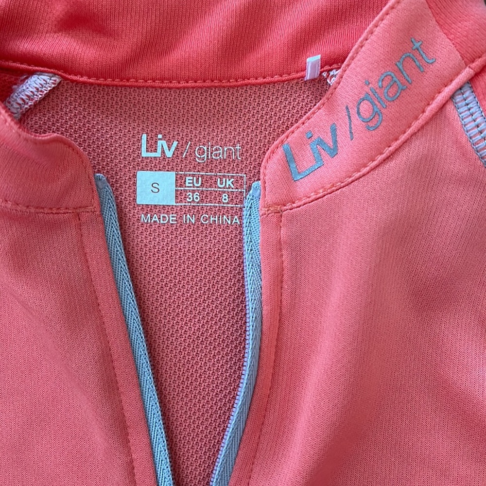 Biking Jersey Top Libv / Giant Like New Coral Sz Small 3 back pockets - Picture 3 of 6